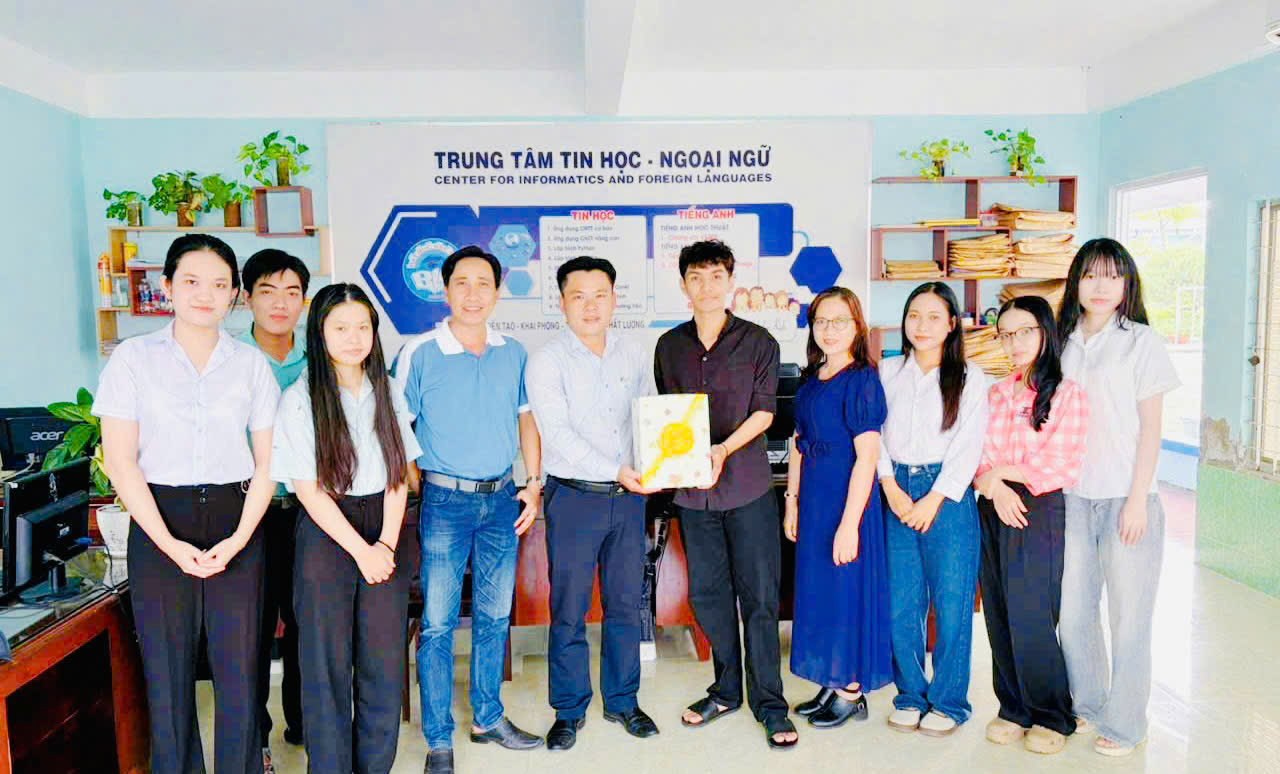 TỔNG KẾT THỰC TẬP NGÔN NGỮ ANH NĂM HỌC 2025–2026 TẠI CÁC ĐƠN VỊ THỰC TẬP